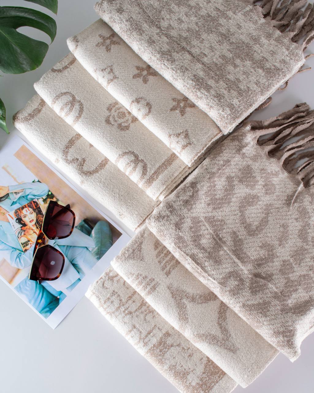 شال موهر حوله ای دورو کرمی رنگ زنانه